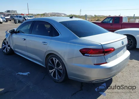 2021 Volkswagen Passat 2.0T Se z USA, uszkodzony, nr VIN 1VWSA7A36MC011948